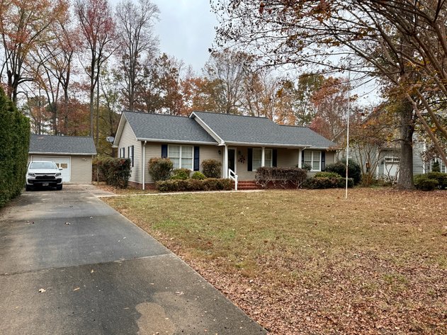 Image for 3 BR/2 BA Lake Front Home w/Detached Garage/Shop on .5 +/- Acre Lot in the Old Creek Neighborhood of Tappahannock, VA--ONLINE ONLY BIDDING!!