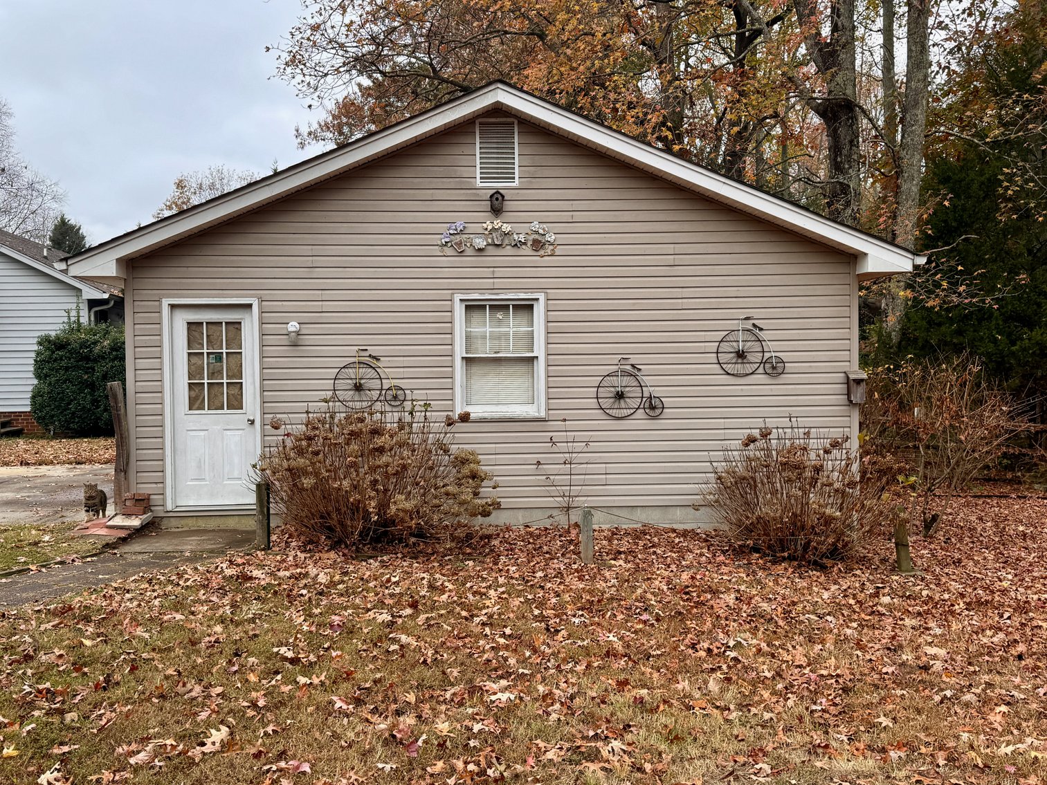 Image for 3 BR/2 BA Lake Front Home w/Detached Garage/Shop on .5 +/- Acre Lot in the Old Creek Neighborhood of Tappahannock, VA--ONLINE ONLY BIDDING!!