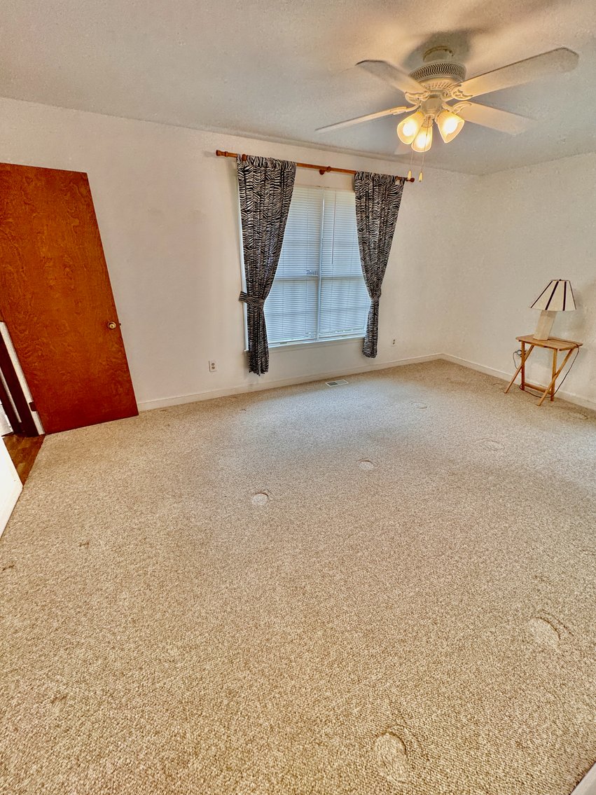 Image for 3 BR/2 BA Lake Front Home w/Detached Garage/Shop on .5 +/- Acre Lot in the Old Creek Neighborhood of Tappahannock, VA--ONLINE ONLY BIDDING!!