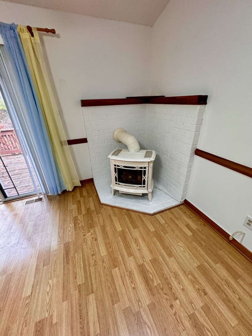 Image for 3 BR/2 BA Lake Front Home w/Detached Garage/Shop on .5 +/- Acre Lot in the Old Creek Neighborhood of Tappahannock, VA--ONLINE ONLY BIDDING!!