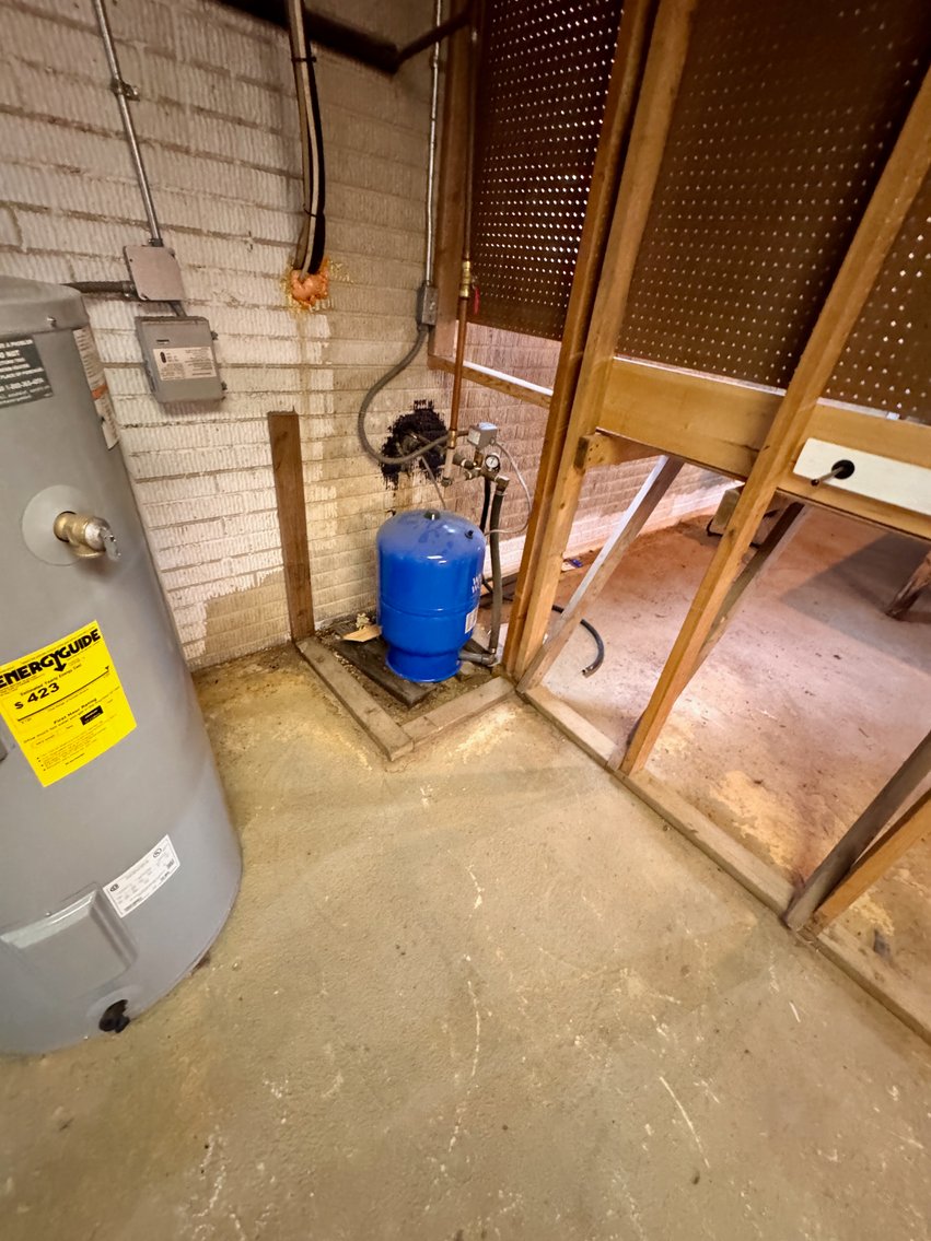 Image for 3 BR/2 BA Home w/Walk-Out Basement & Large Detached 2 Bay Garage/Shop on 5 +/- Acres in Bowling Green, VA--ONLINE ONLY BIDDING!!