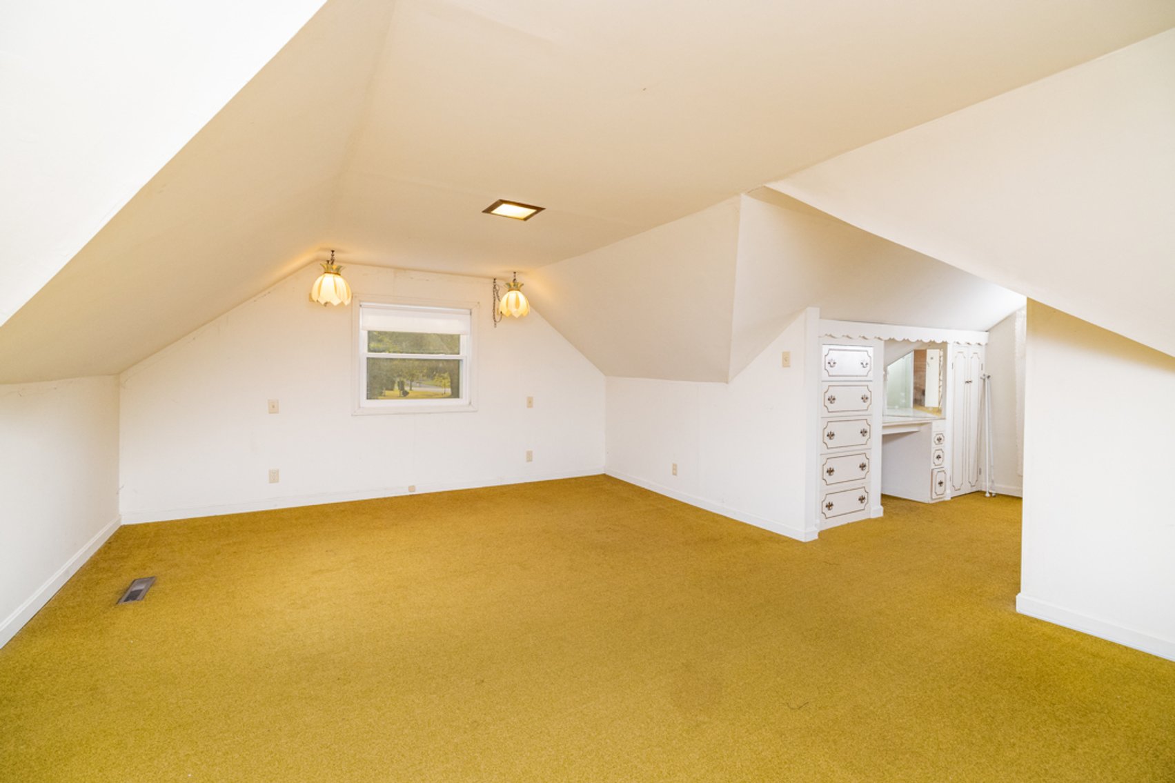 Image for 4 BR/2.5 BA Brick Home w/Basement on Large Corner Lot in the Town of Victoria, VA--ONLINE ONLY BIDDING!!