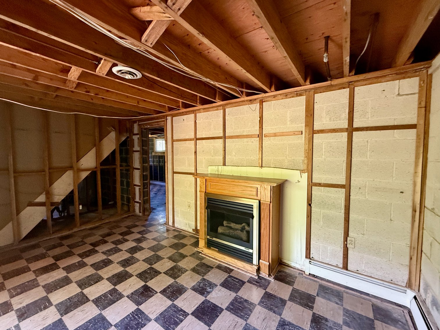 Image for 3 BR/1.5 BA Home w/Basement on Cul-de-Sac Lot Minutes From Rt.1 & I-95 in Prince William County, VA--ONLINE ONLY BIDDING!!