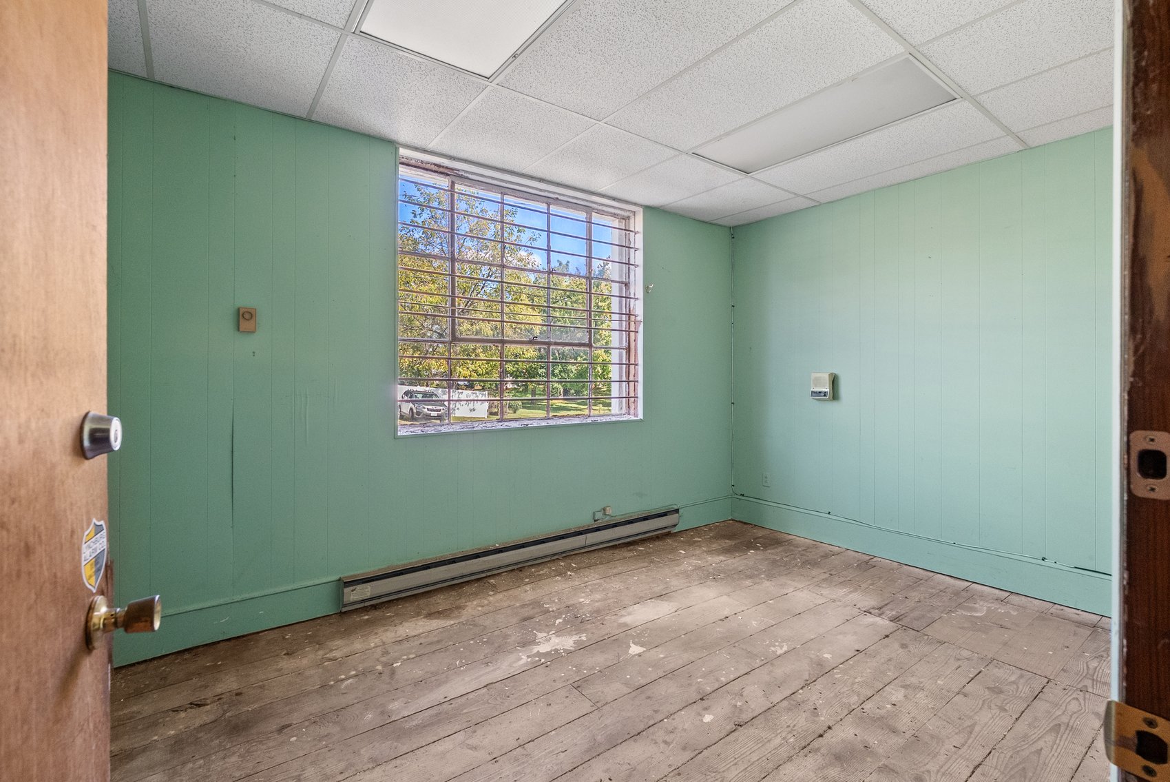 Image for HIGH BID HAS BEEN SUBMITTED FOR BANK APPROVAL: Large Commercial 2 Story Building in Downtown Historic Appomattox, VA--ONLINE ONLY BIDDING