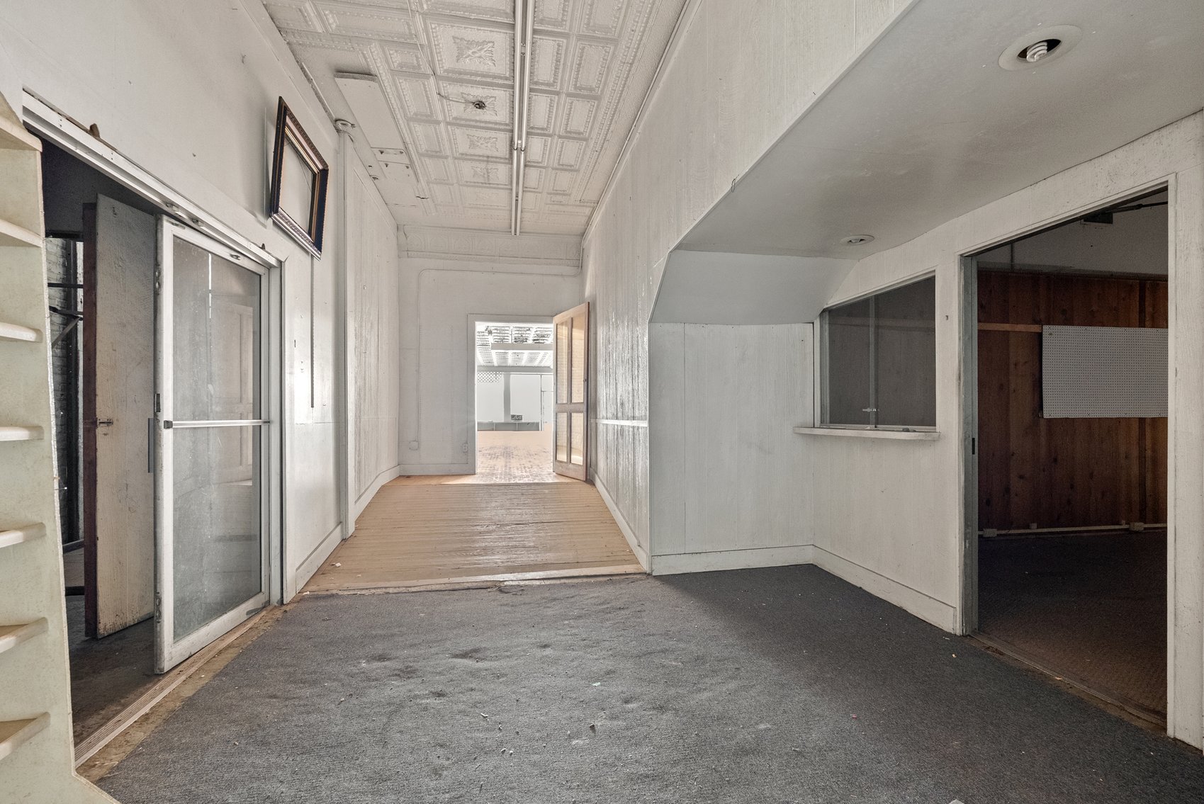 Image for HIGH BID HAS BEEN SUBMITTED FOR BANK APPROVAL: Large Commercial 2 Story Building in Downtown Historic Appomattox, VA--ONLINE ONLY BIDDING