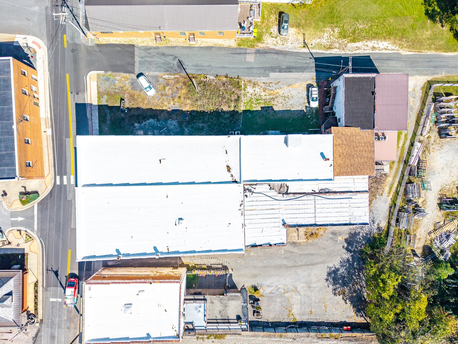 Image for HIGH BID HAS BEEN SUBMITTED FOR BANK APPROVAL: Large Commercial 2 Story Building in Downtown Historic Appomattox, VA--ONLINE ONLY BIDDING