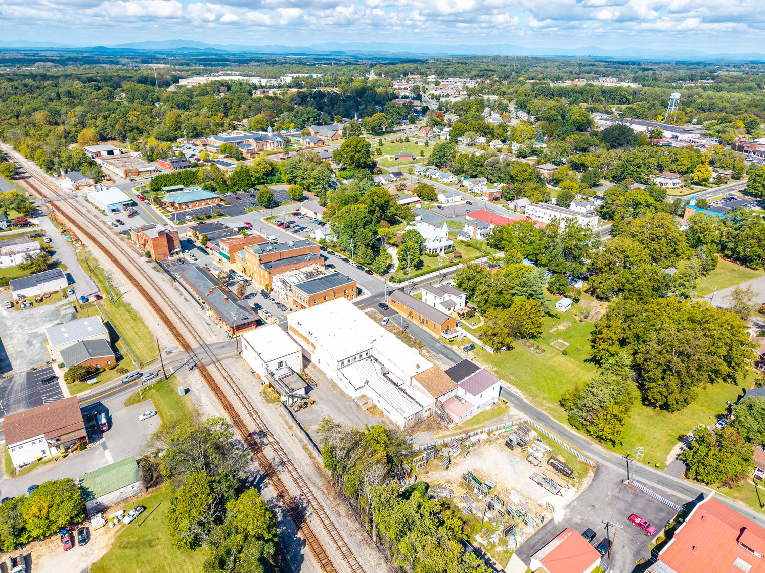 Image for HIGH BID HAS BEEN SUBMITTED FOR BANK APPROVAL: Large Commercial 2 Story Building in Downtown Historic Appomattox, VA--ONLINE ONLY BIDDING