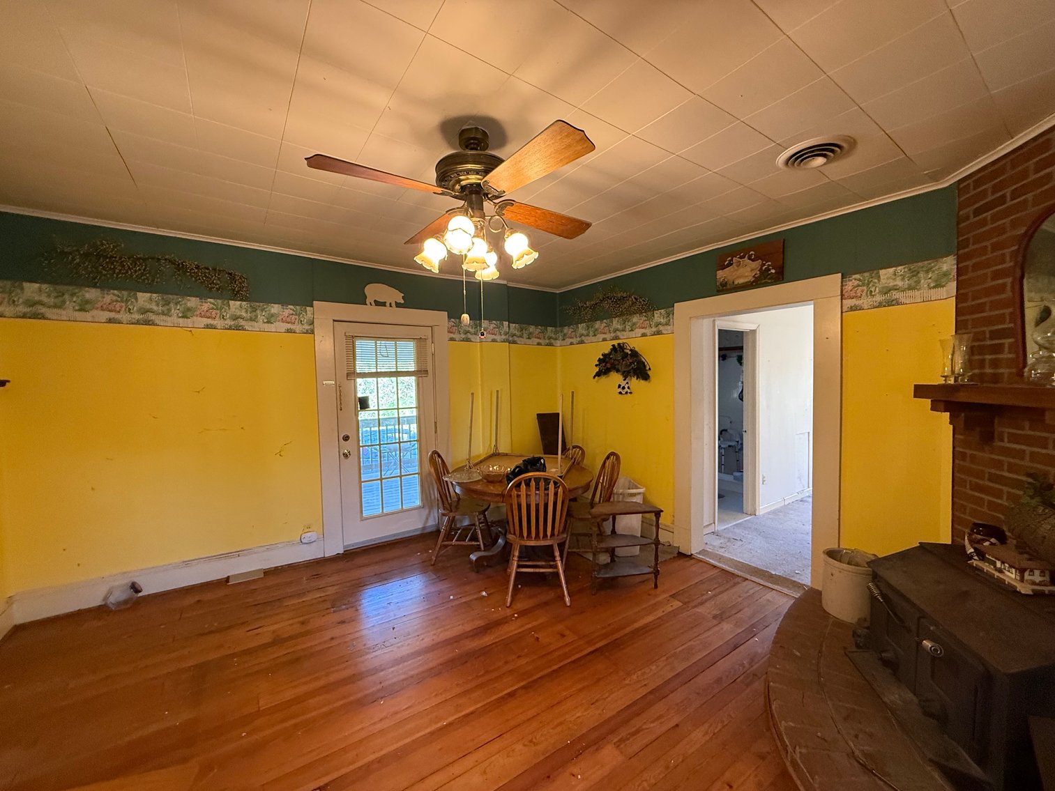 Image for 5 BR/2 BA Home on 1 +/- Acre Lot in The Town of Gordonsville, VA--ONLINE ONLY BIDDING!!