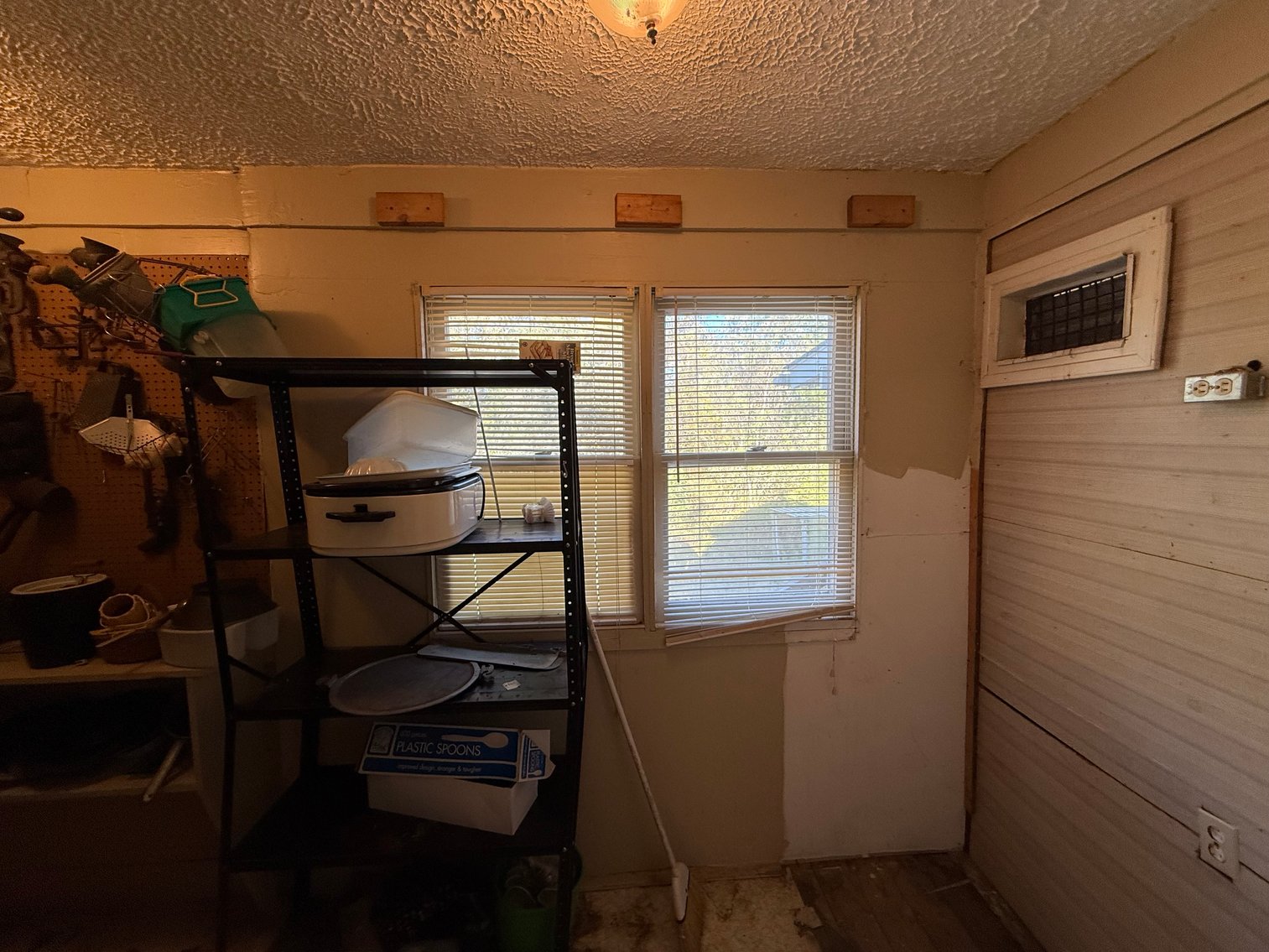 Image for 5 BR/2 BA Home on 1 +/- Acre Lot in The Town of Gordonsville, VA--ONLINE ONLY BIDDING!!