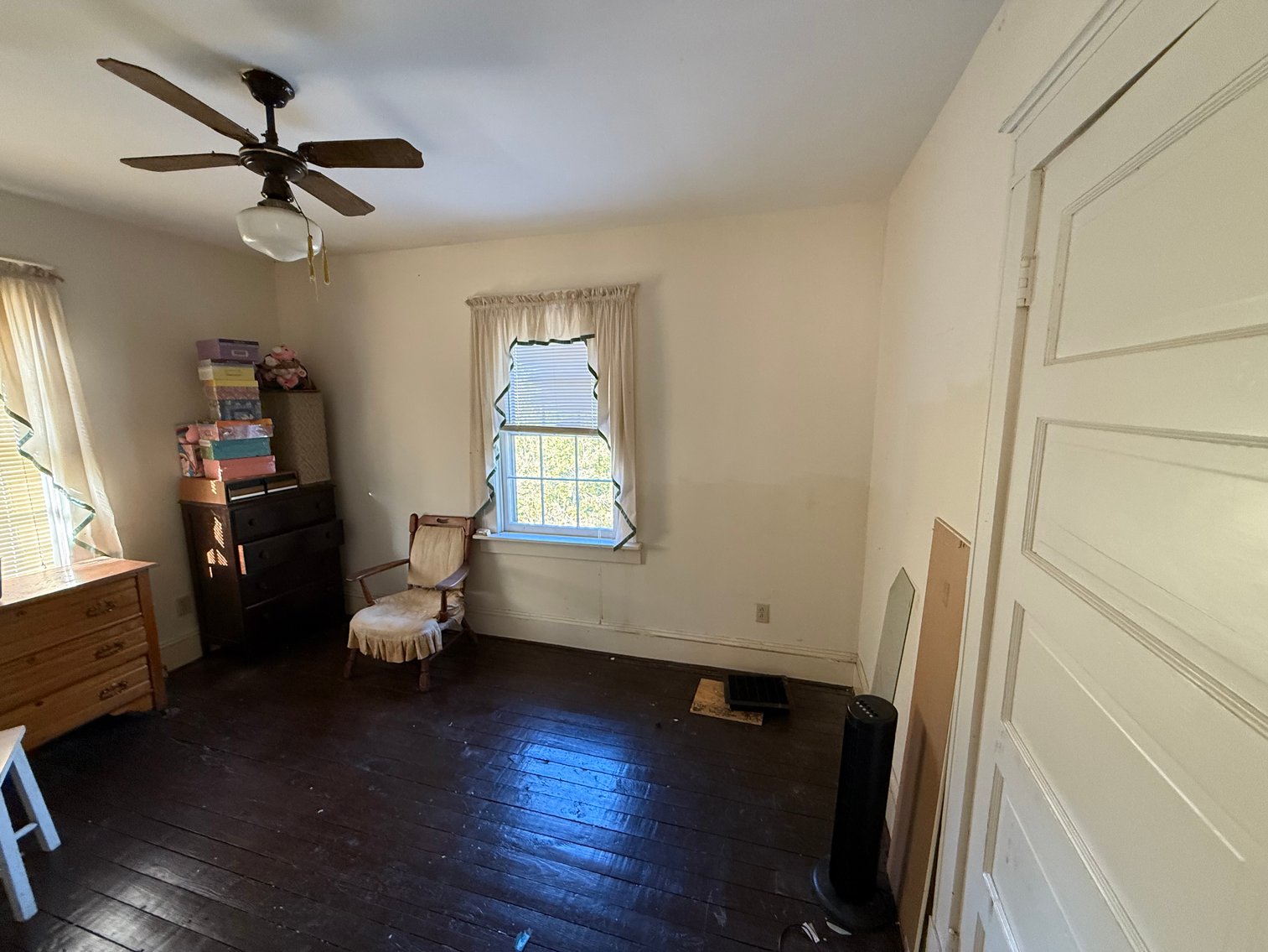 Image for 5 BR/2 BA Home on 1 +/- Acre Lot in The Town of Gordonsville, VA--ONLINE ONLY BIDDING!!