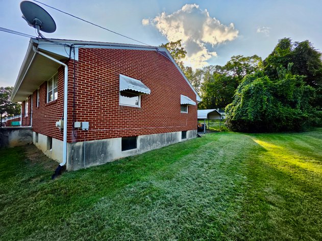 Image for 2 BR/2 BA Brick Home w/Full Basement on 1 +/- Acre Lot in the Cloverdale Area of Roanoke, VA--ONLINE ONLY BIDDING!!