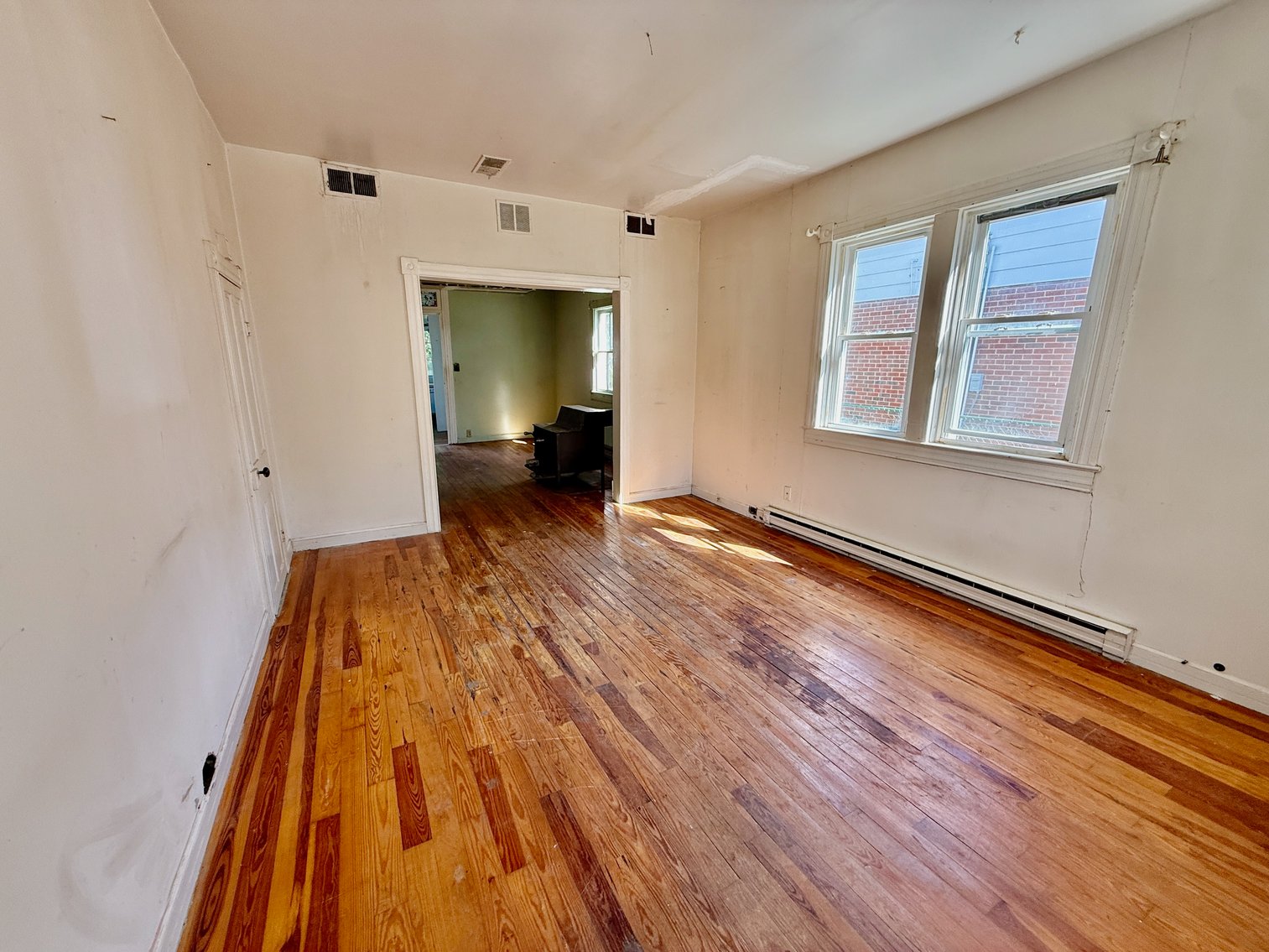 Image for 4 BR/2 BA Home Nestled Between Monroe Bay & The Potomac River in Downtown Colonial Beach, VA--SELLING to the HIGHEST BIDDER via ONLINE ONLY BIDDING!!