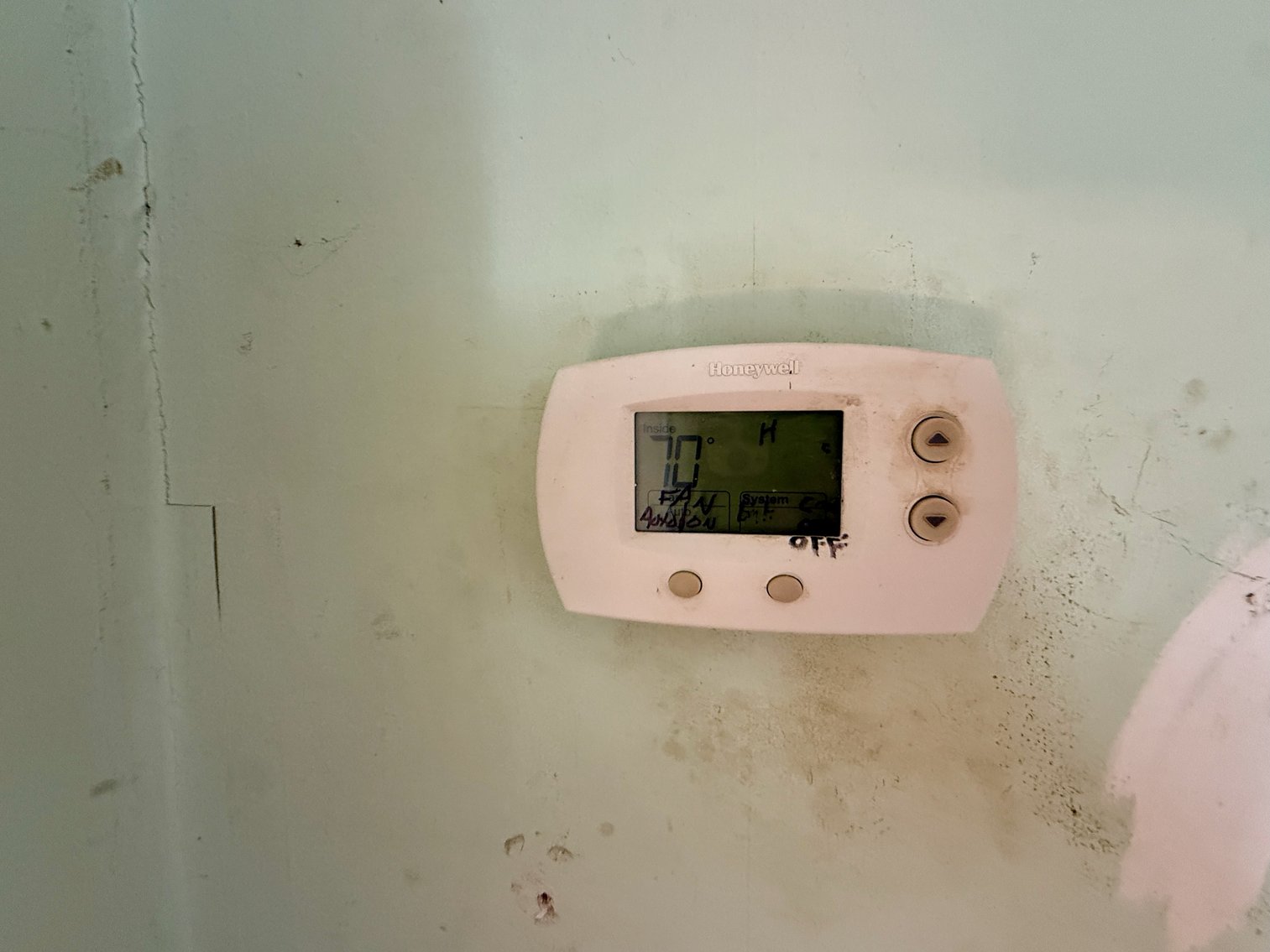 Image for 4 BR/2 BA Home Nestled Between Monroe Bay & The Potomac River in Downtown Colonial Beach, VA--SELLING to the HIGHEST BIDDER via ONLINE ONLY BIDDING!!