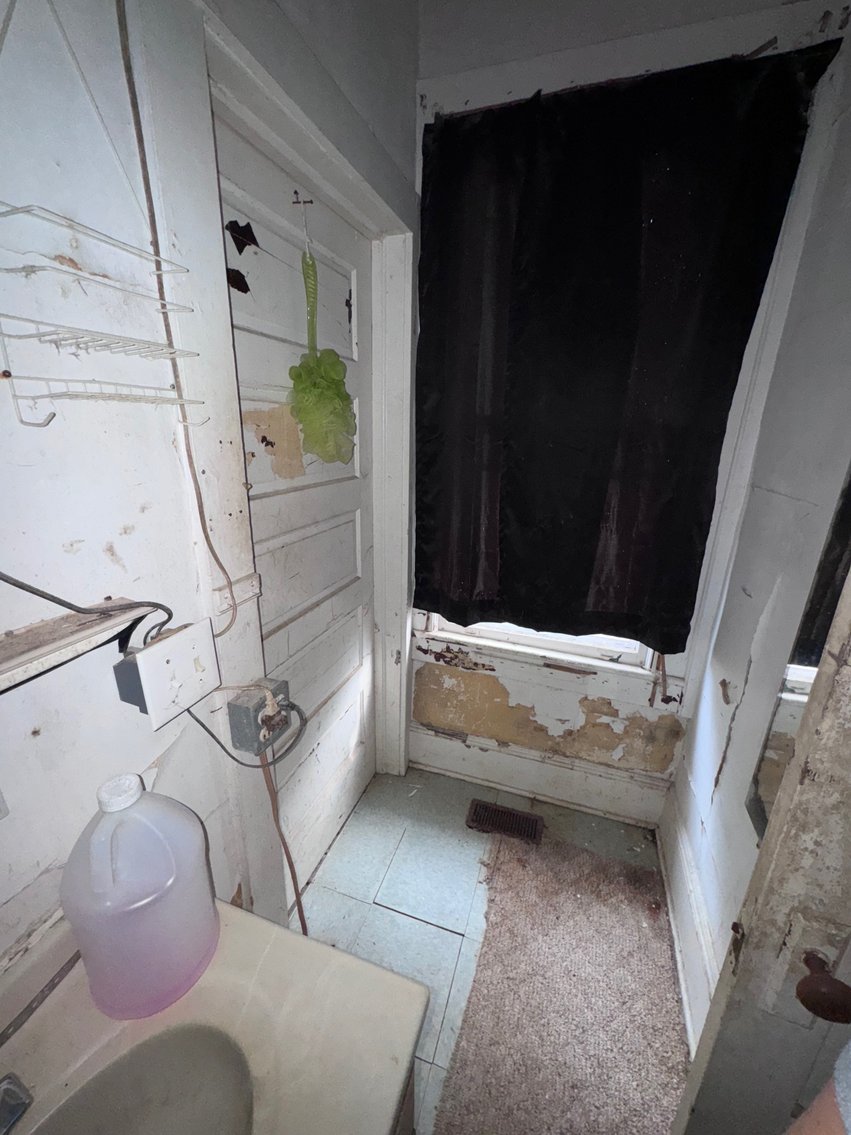 Image for 3 BR/1 BA Home on 1+ Acres in Downtown Victoria, VA--SELLING to the HIGHEST BIDDER via ONLINE ONLY BIDDING!!