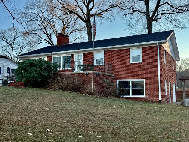 Image for 3 BR/2 BA Brick Home w/Basement Fronting Pond & Views of Mattox Creek in Colonial Beach, VA--SELLING to the HIGHEST BIDDER!!