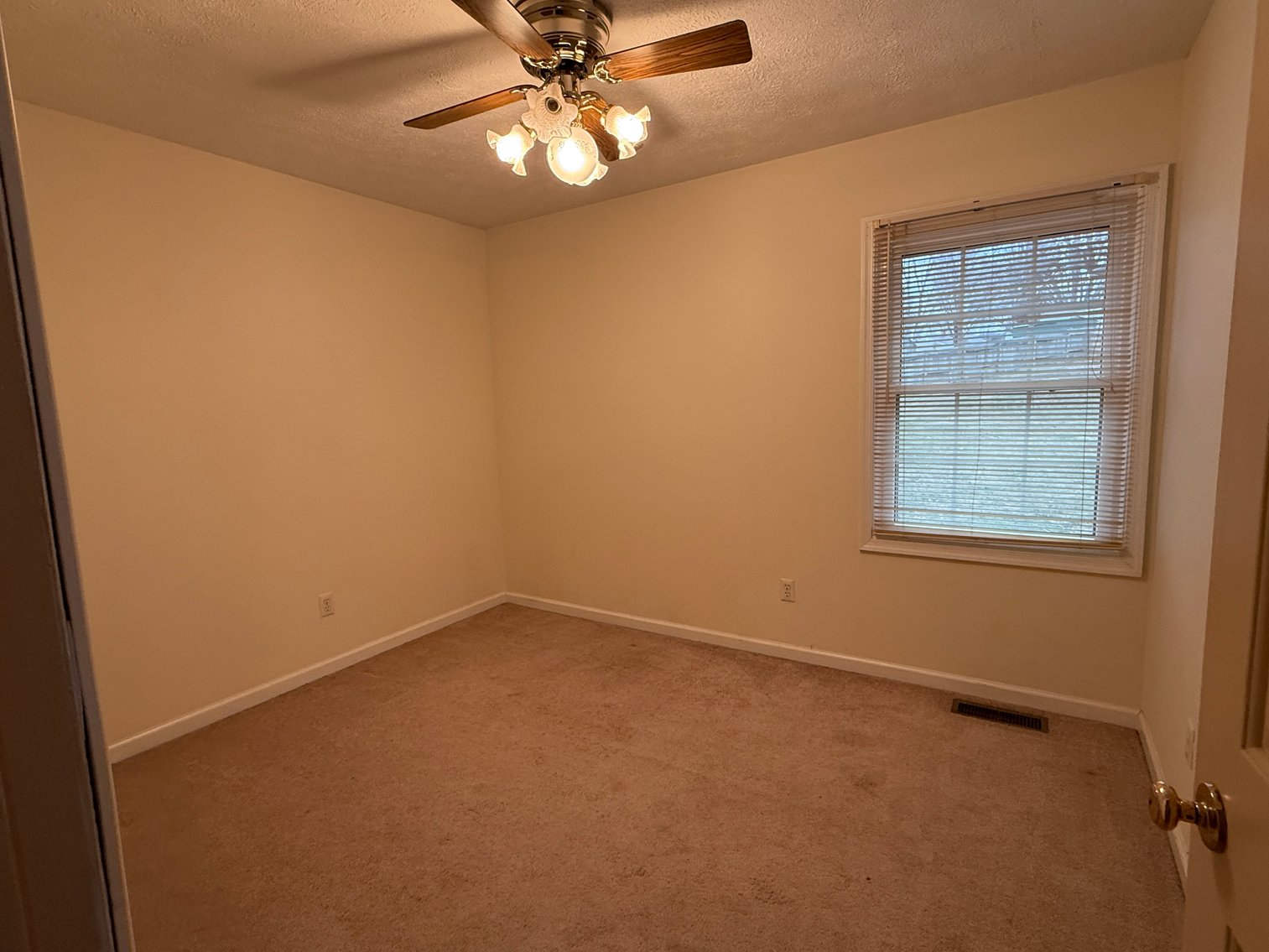 Image for 3 BR/2.5 BA Home on Large Cul-de-Sac Lot in Waynesboro, VA--ONLINE ONLY BIDDING!!