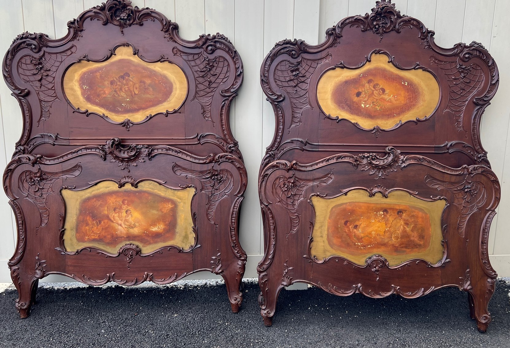 Image for End of September Signature auction 2005 Volvo wagon