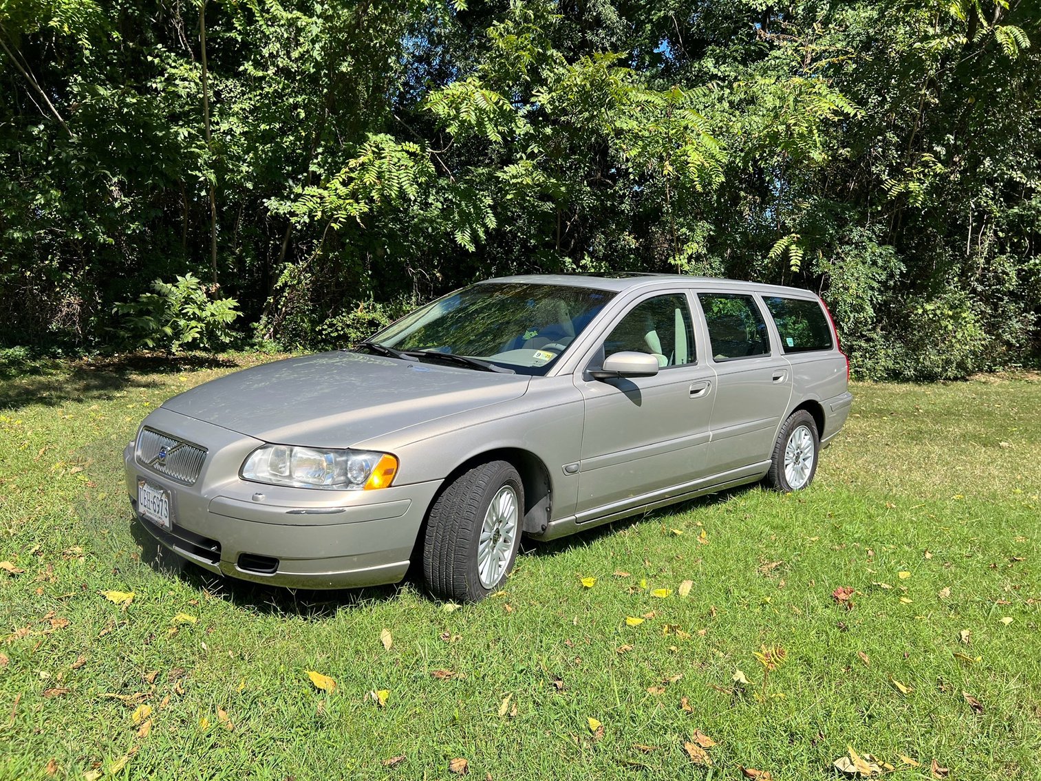Image for End of September Signature auction 2005 Volvo wagon