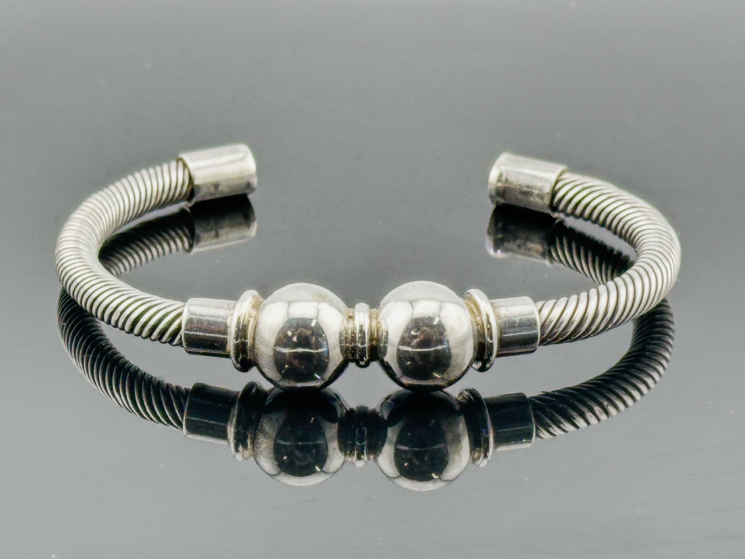 Image for Early October Signature Auction/1975 MGB convertible