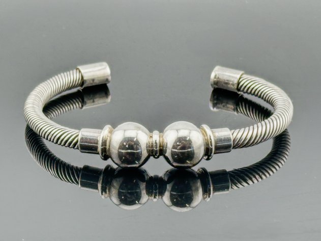 Image for Early October Signature Auction/1975 MGB convertible