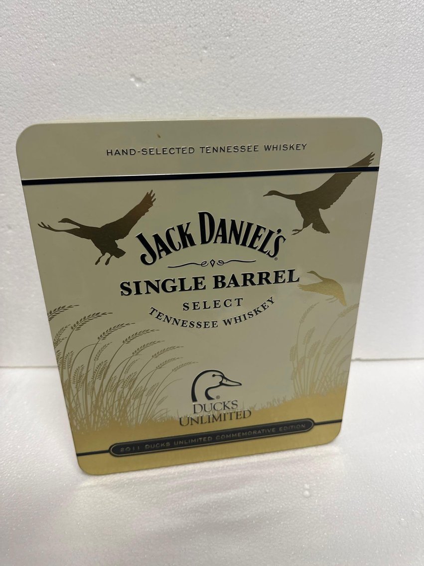 Image for Miller Living Estate - Holiday Spirits