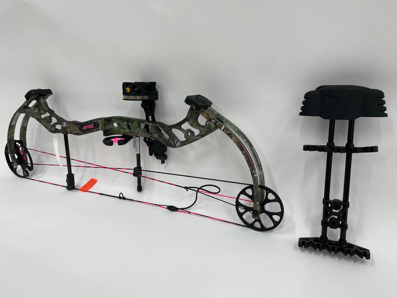 Image for Archery Auction: Premium Compound Bows & Hunting Gear - The Hunt is on!