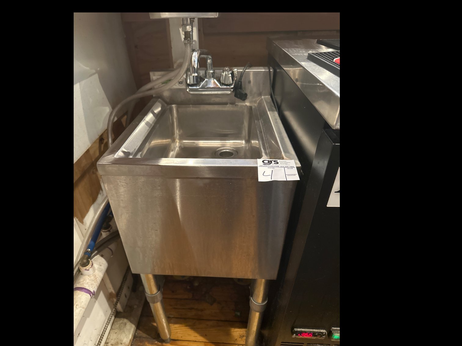 Image for Saint Louis Hop Shop Online Auction | Beer Signs, Tap Handles & Bar Collectibles