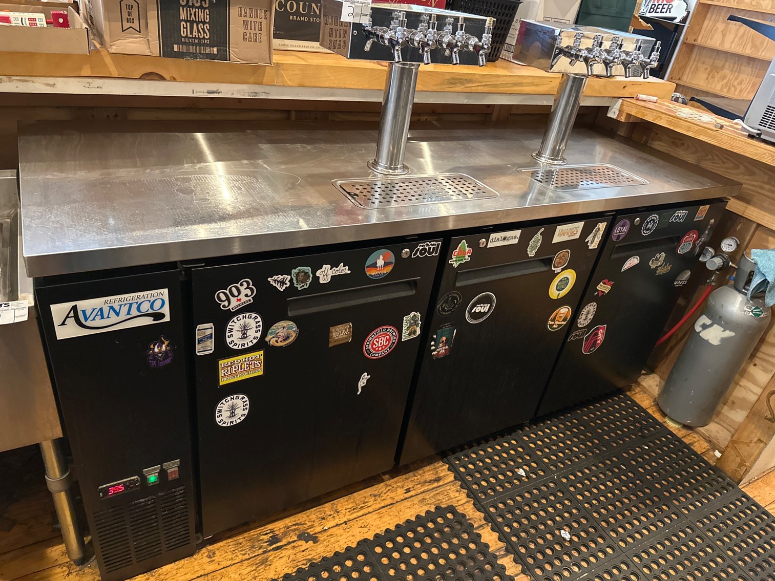 Image for Saint Louis Hop Shop Online Auction | Beer Signs, Tap Handles & Bar Collectibles