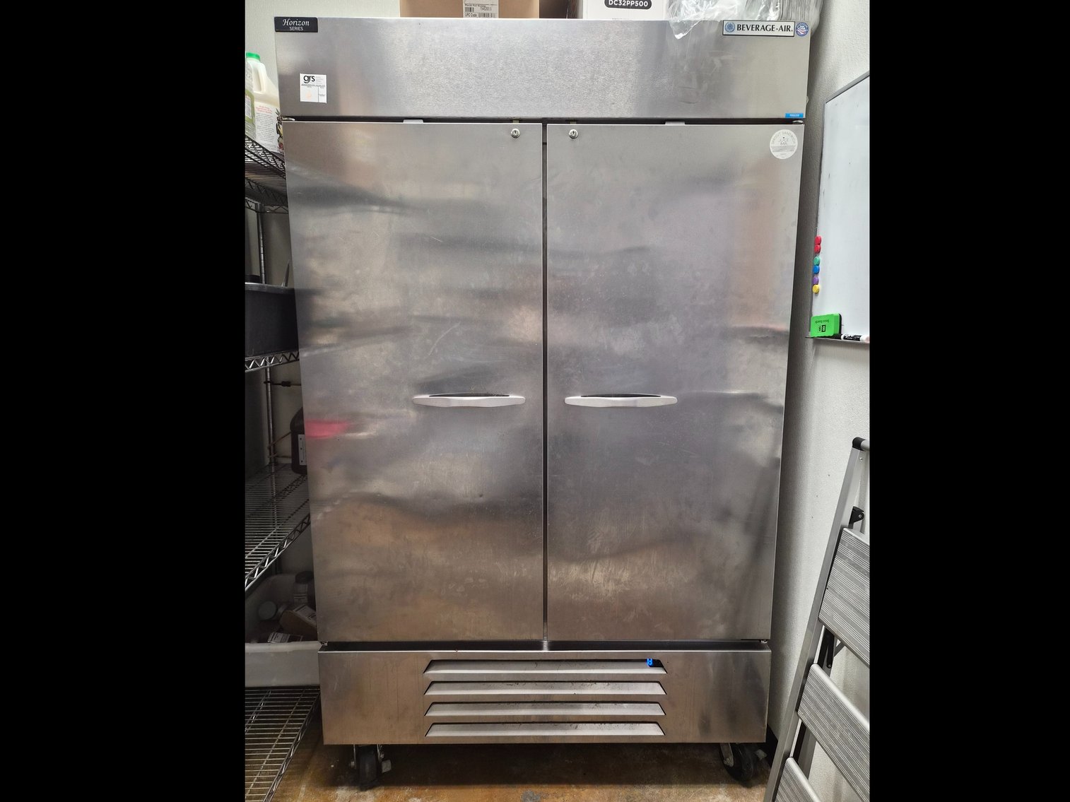 Image for Neon Banana - Juicers, Smoothies & More