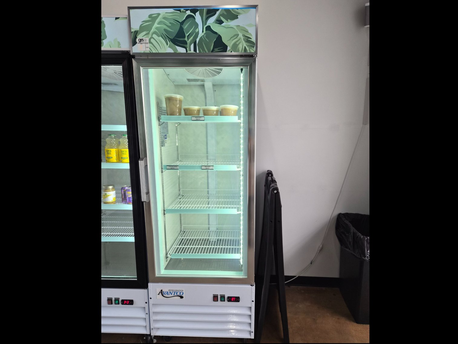 Image for Neon Banana - Juicers, Smoothies & More