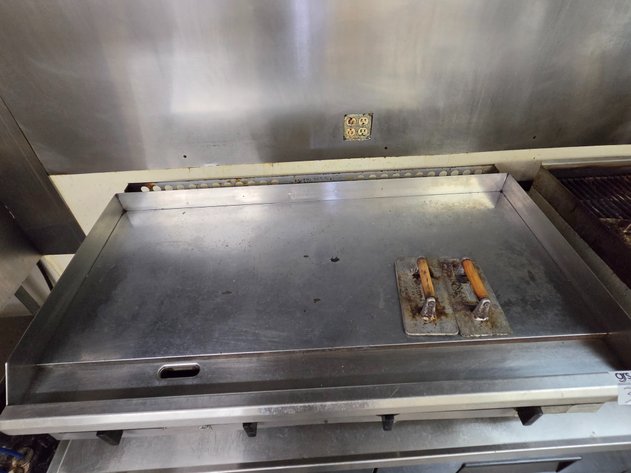 Image for Star Flat Top Griddle w/ (2) Burger Presses