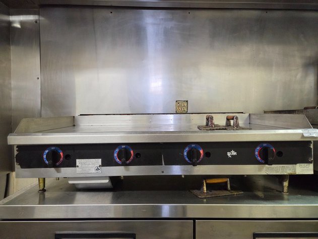 Image for Star Flat Top Griddle w/ (2) Burger Presses
