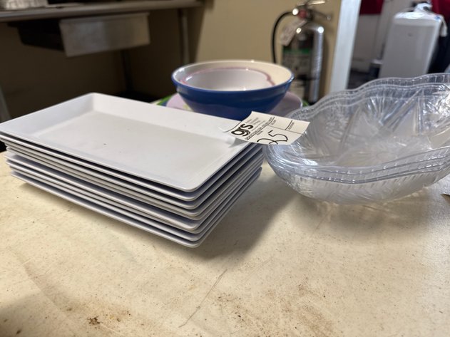 Image for Plastic Trays, Plates & Bowls