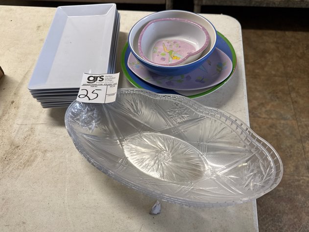 Image for Plastic Trays, Plates & Bowls