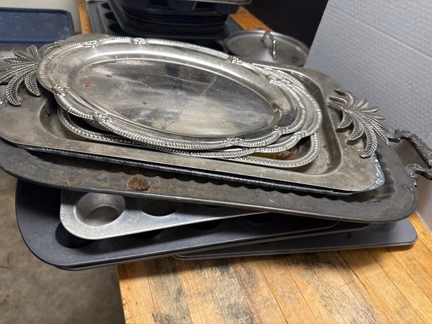 Image for Muffin Pans Assorted w/ Metal Trays