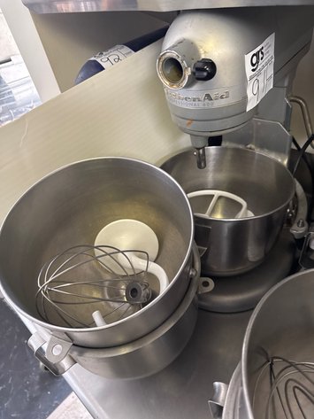 Image for Kitchen Aid Mixer w/ (3) Bowls, Whisk, (2) Hooks & Paddle