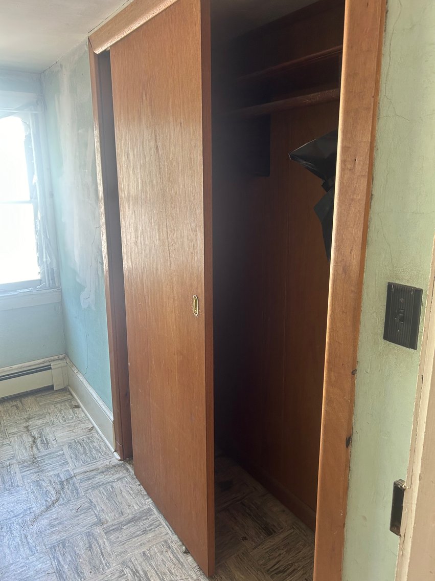 Image for Seller Ordered Online Auction - 1,278 +/- SF Two-Story Dwelling on 32' x 180' Lot