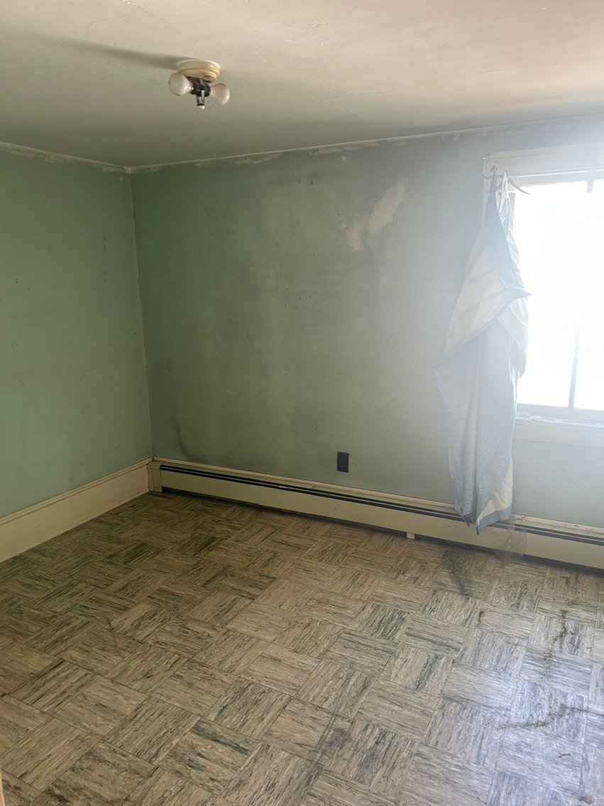 Image for Seller Ordered Online Auction - 1,278 +/- SF Two-Story Dwelling on 32' x 180' Lot