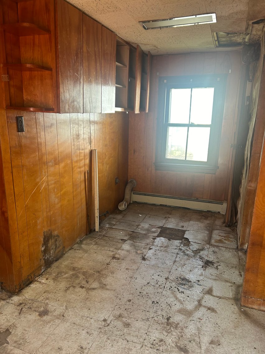 Image for Seller Ordered Online Auction - 1,278 +/- SF Two-Story Dwelling on 32' x 180' Lot