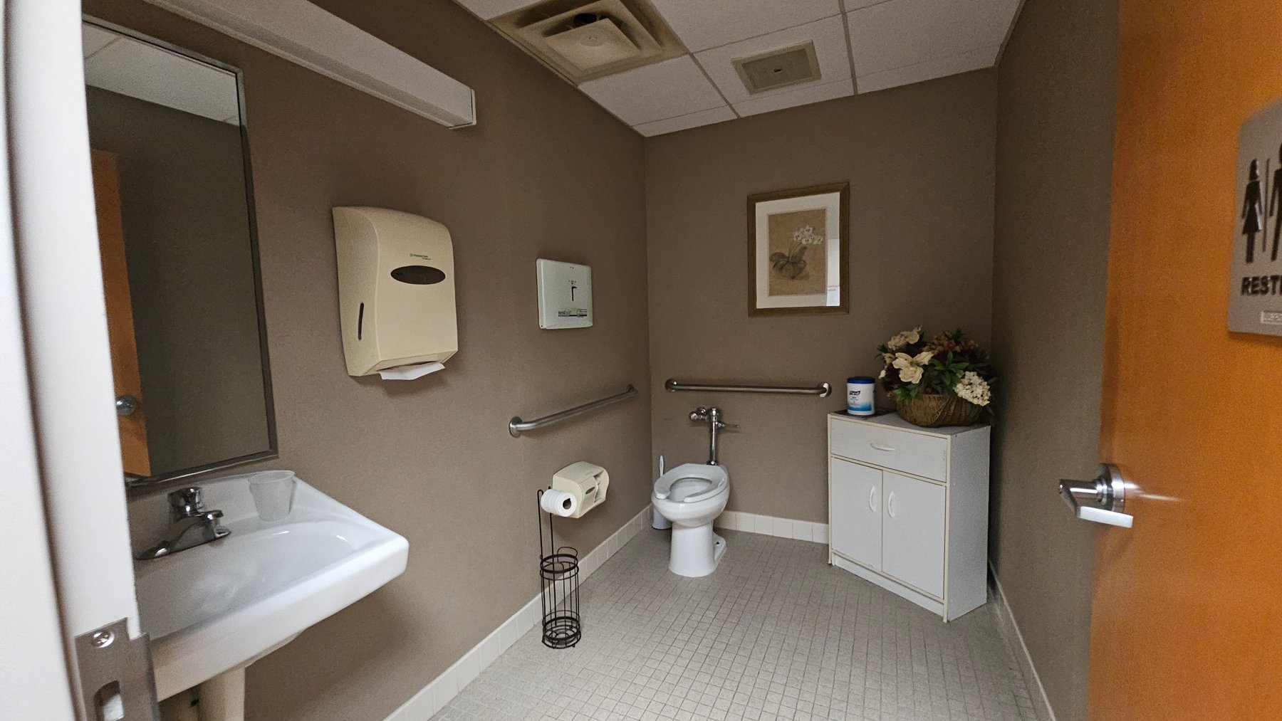 Image for Professional Office/Medical Space for Lease on W. Landis Avenue