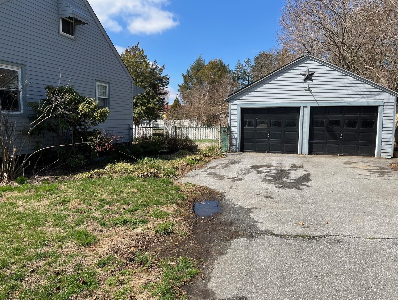 Image for Adorable 2 BR 1 Bath 624 +/- SF Bungalow on 0.7 +/- Acre in Pilesgrove Twp.