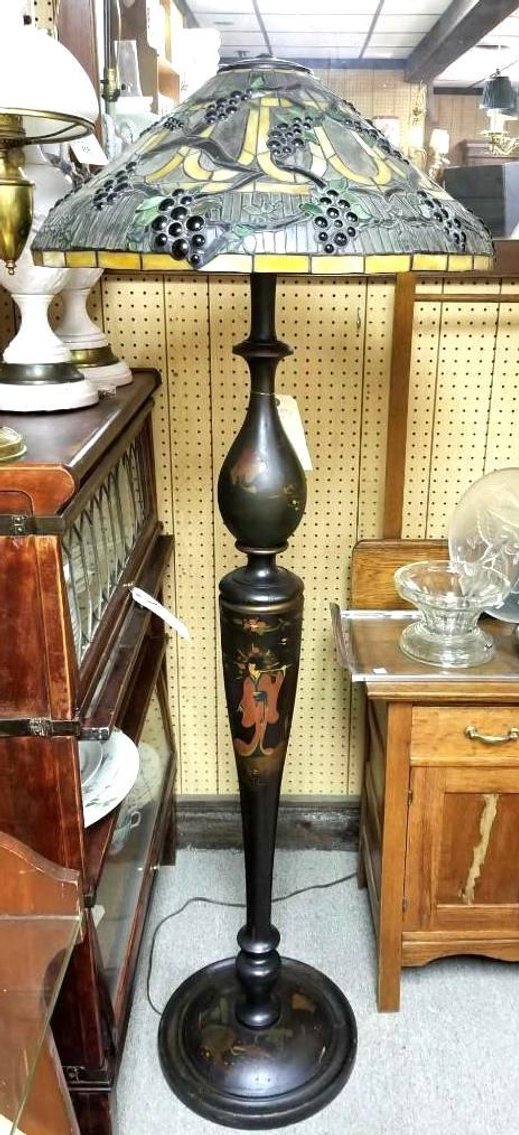 Image for Alderfer Online - Golden Nugget Antique Market Seller Liquidation Includes Furniture, Lighting, Stained Glass, China & Glassware, Pottery, Artwork & Mirrors, Primitives & Much More - Lambertville, NJ: Closing 8-13-18