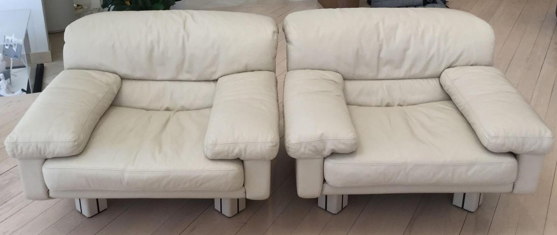 Image for Alderfer Online - Villanova, PA Part 1 Auction: 4-14-19 | Majestic Villanova Estate Features Quadrondo Dining Table by Erwin Nagel for Rosenthal, Designer Clothing, Chrome Bar Stools, Art Deco Dining Table, Enameled Painting, Decoratives & More!