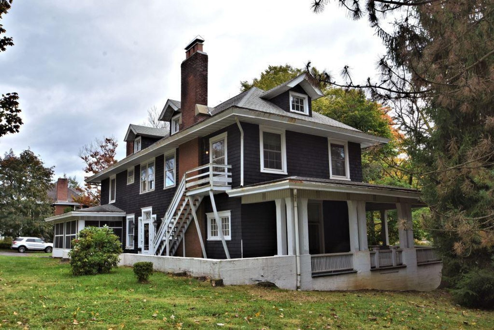 Image for Live and Online Real Estate Auction - Palmerton, PA: 11-20-19