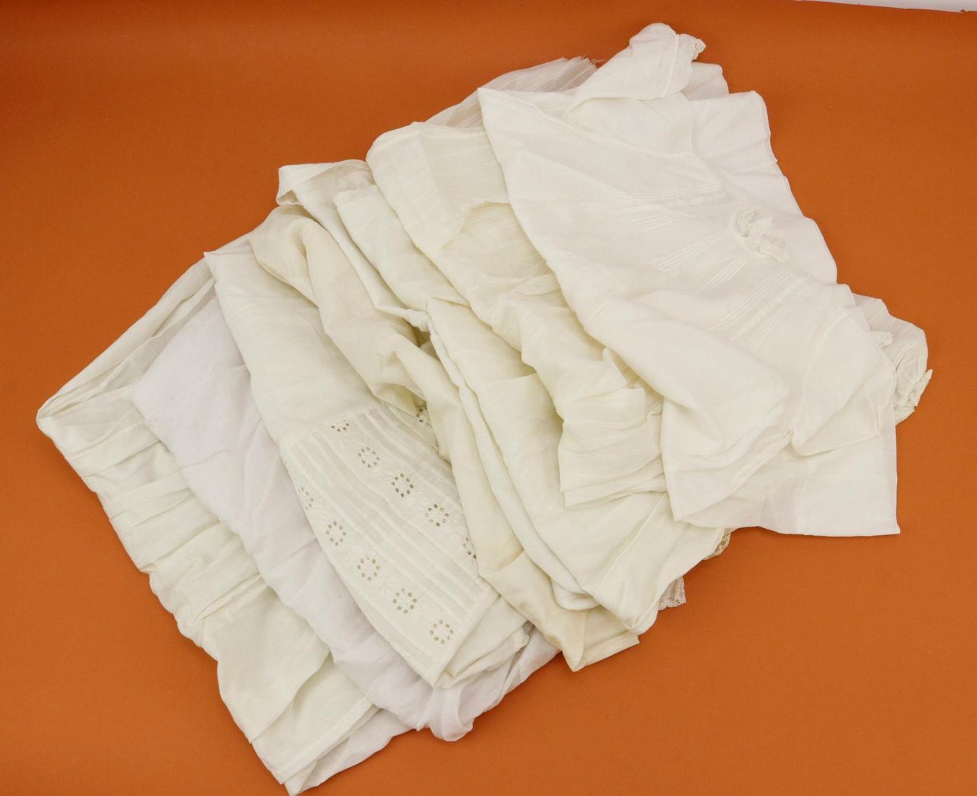 Image for LOT OF ANTIQUE/VINTAGE CLOTHING.