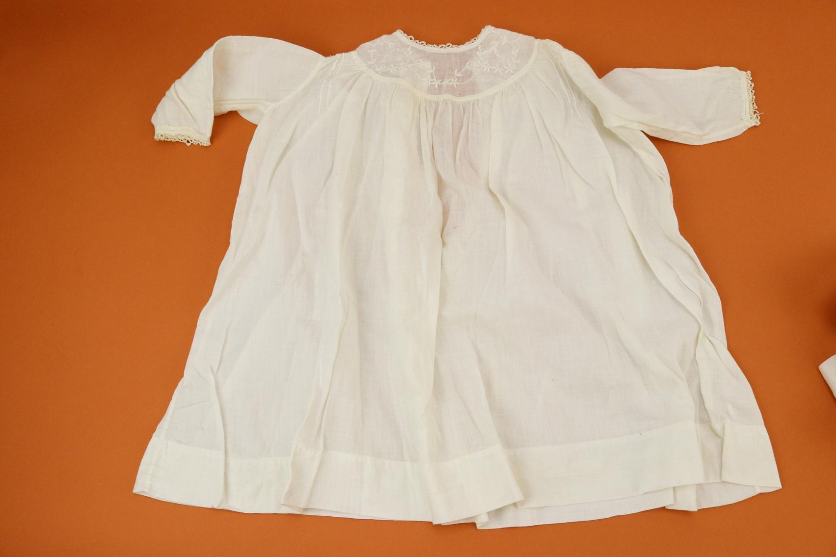 Image for LOT OF ANTIQUE/VINTAGE CLOTHING.