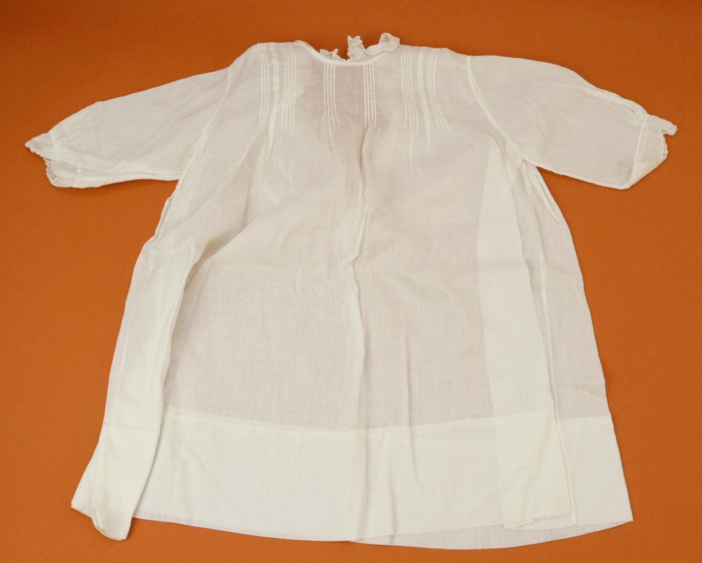 Image for LOT OF ANTIQUE/VINTAGE CLOTHING.