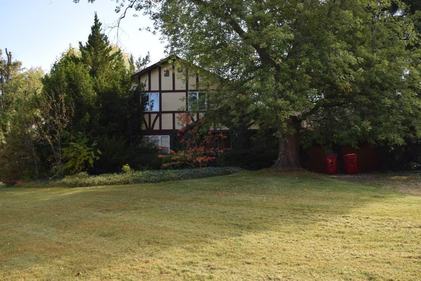 Image for Real Estate | 859 Ivyland Rd Warminster, PA 18974 | October 24, 2020 at 11:00 AM