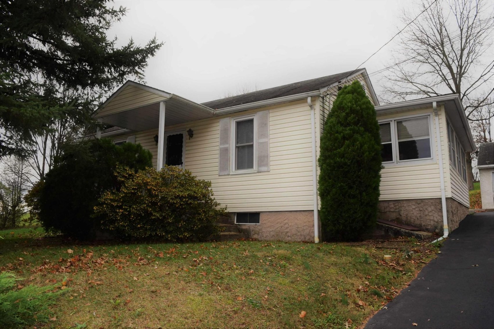 Image for Real Estate | 1416 Wind Hill Rd., Coopersburg, PA. 18036 | December 12, 2020 at 3:00 PM
