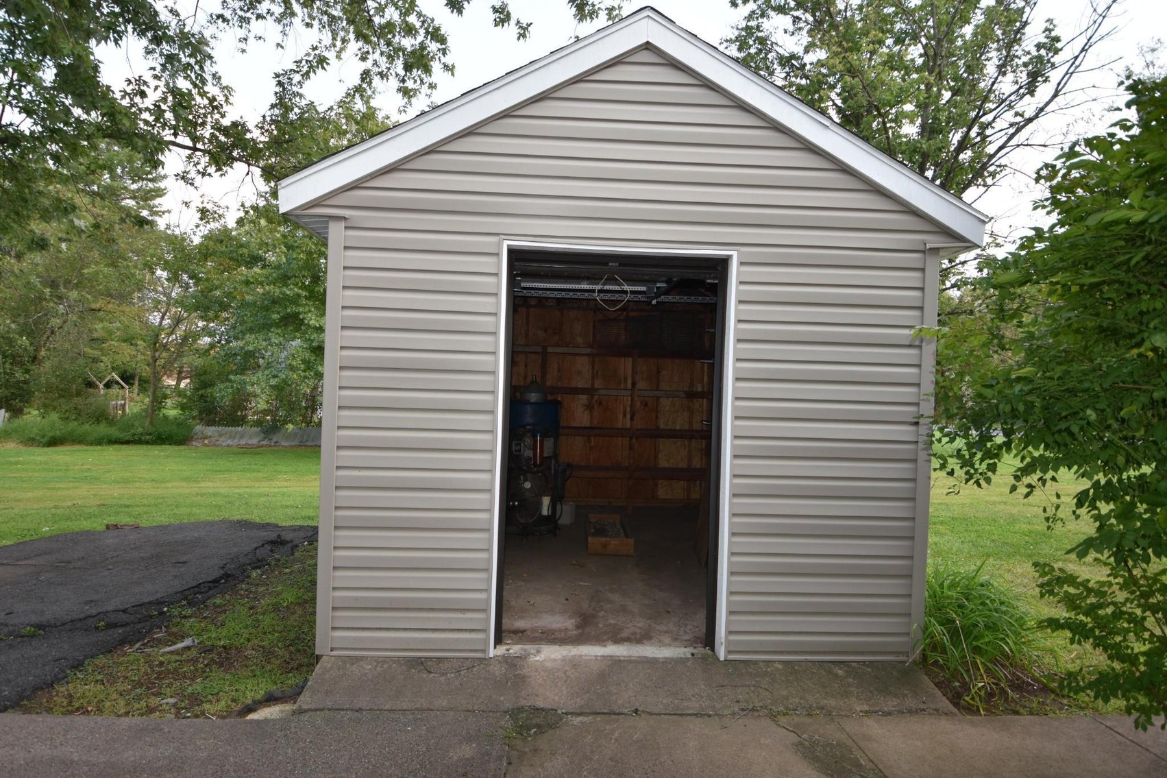 Image for Commercial Real Estate | Frey Auto Repair Shop | 1669 N. Old Bethlehem Pike, Quakertown, Pa. 18951 | November  4, 2021 at 4:00 PM